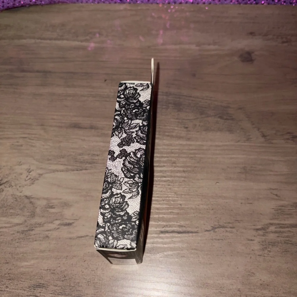 KISS Marilyn Monroe Pink White Glam Press On Nails Short 28ct w/ Glue NIP - Picture 5 of 7